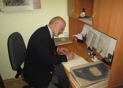 Побажання у книзі ,,Почесних відвідувачів,, від професора Університету штату Колорадо Джона Олійника